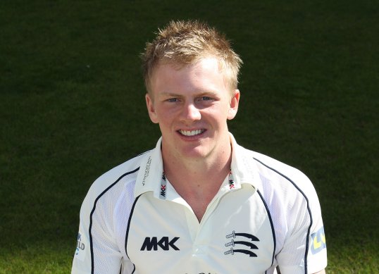 Middlesex batsman Sam Robson has extended his contract with the Lord's based club until the end of 2014.
