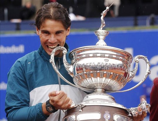 World number five Rafael Nadal came from behind to claim his eighth Barcelona Open title with a 6-4 6-3 win over Nicolas Almagro.