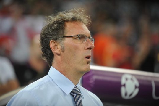Italian club AS Roma have confirmed that they are thinking of appointing ex-France coach Laurent Blanc for next season.