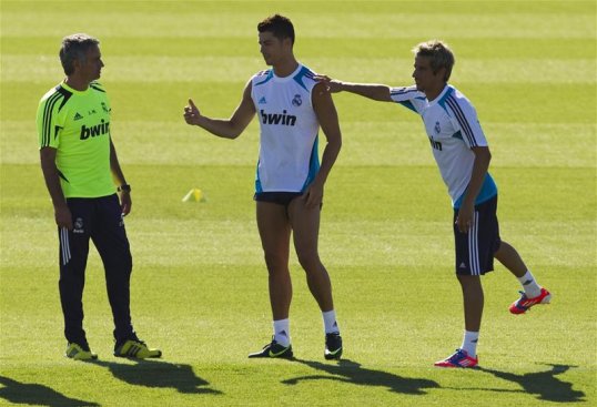 Real Madrid forward Cristiano Ronaldo has defended his manager José Mourinho and asked fans to get behind him after the coach was whistled constantly during last night’s match with Celta Vigo.
