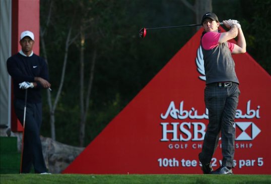 Justin Rose and Jamie Donaldson lead after the first round of the Abu Dhabi Championship at five under as Rory McIlroy and Tiger Woods struggle.
