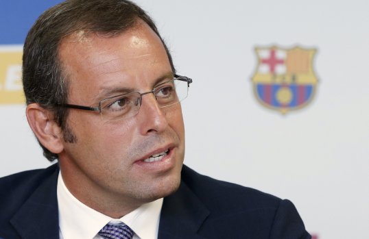 Barcelona president Sandro Rosell has said that he would like both Xavi Hernández and Carles Puyol to remain at the Spanish club for the rest of their careers.