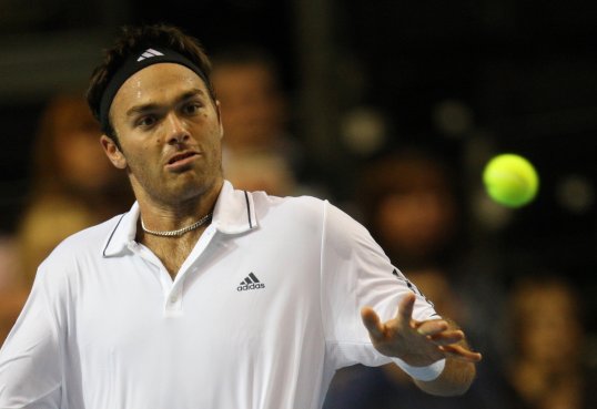 British Davis Cup player Ross Hutchins has been diagnosed with Hodgkin’s lymphoma, a form of cancer.