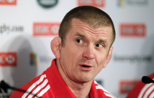 England forwards coach Graham Rowntree his urged his players to take the momentum from their win over New Zealand into the Six Nations.