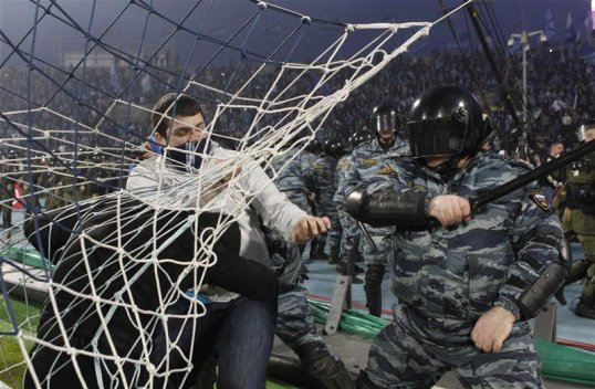 Russian police authorities have called on the country's football authorities to help combat hooliganism in the domestic game, after last weekend's Premier League action saw over 150 arrests.