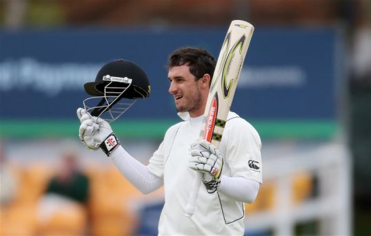 New Zealand opener Hamish Rutherford knocked a pacey unbeaten 116 against England Lions before rain stopped play at Grace Road.