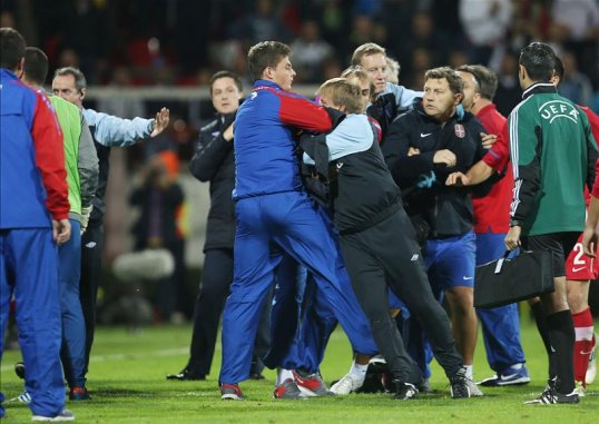Ex-Arsenal midfielder Ray Parlour has called on Uefa to slap Serbia with a ten-year ban after the outrageous scenes following the U-21 game against England.