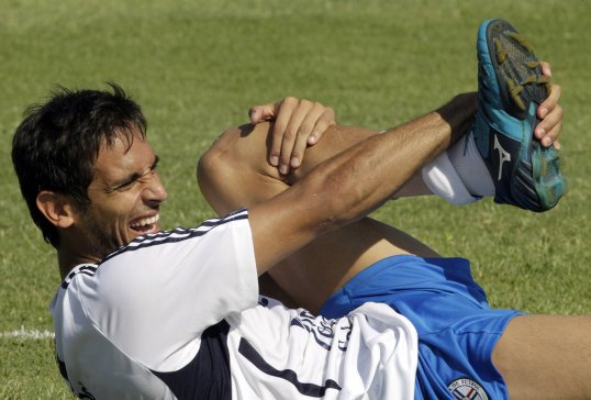 Free agent Roque Santa Cruz wants to join Serie A side Bologna.