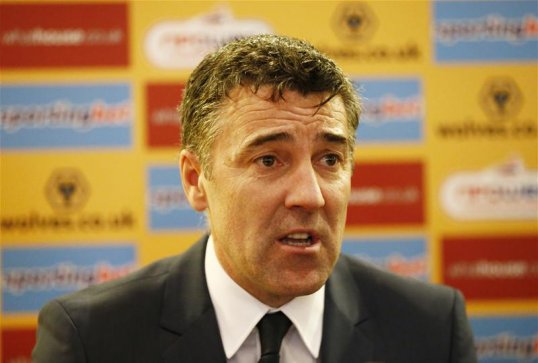Wolverhampton Wanderers new manager Dean Saunders has said that he is looking to cut his squad from around 40 to 25 players.