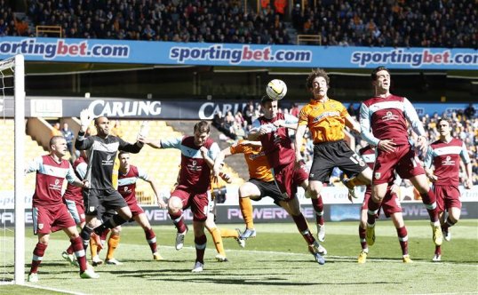 Wolverhampton Wanderers boss Dean Saunders expects some high profile departures if the club gets relegated from the Championship this season.