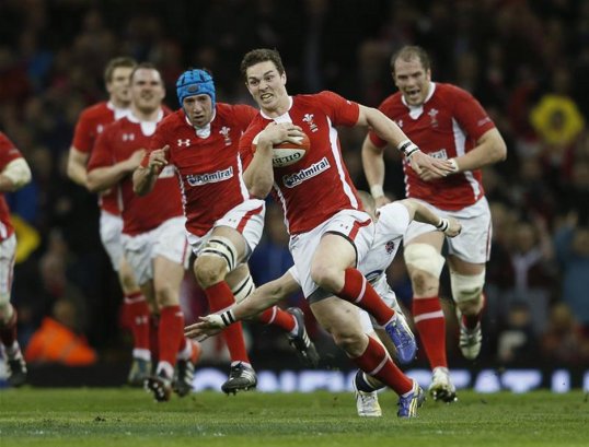 The agent for Wales winger George North has confirmed that Scarlets and Northampton Saints are in talks about the possible transfer of the player from the Welsh side.