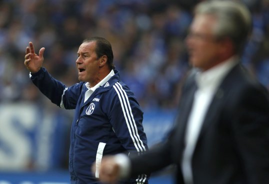 Schalke 04 manager Huub Stevens has praised Arsenal boss Arsène Wenger ahead of tonight’s Champions League clash at the Emirates.
