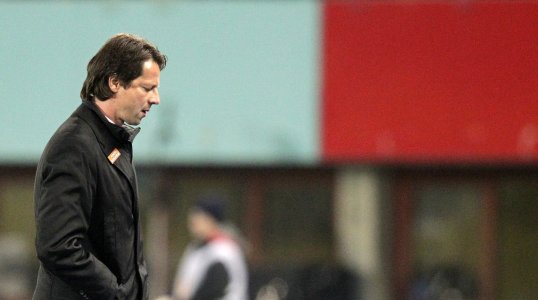 Rapid Vienna have sacked manager Peter Schottel.