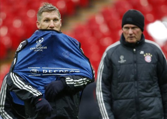 Bayern Munich midfielder Bastian Schweinsteiger has admitted that he feels sorry for Borussia Dortmund’s Mario Gotze after the playmaker was ruled out of the Champions League final through injury.