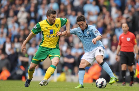 Manchester City will look to climb into the top four with a victory over Norwich City at the Etihad Stadium on Saturday.