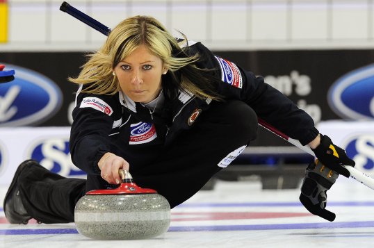 Scotland's women curlers have qualified for the first versus second play-off at the European Curling Championships in Karlstad.