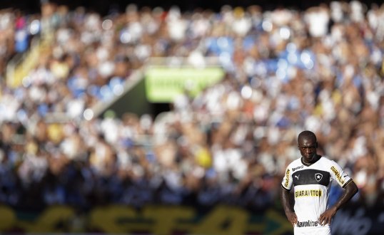 Former AC Milan midfielder Clarence Seedorf has revealed he would like to return to the club in a coaching capacity when he eventually retires.