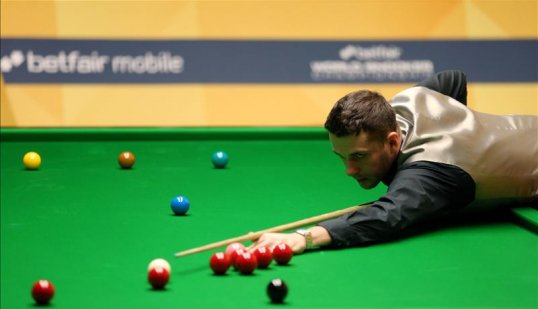 World number one Mark Selby reached the second round of the World Snooker Championship with a 10-4 win over Matthew Selt at the Crucible.