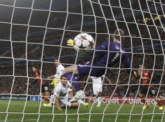Shakhtar Donetsk left-back Vyacheslav Shevchuk says his side dominated Manchester United in their Champions League Group A match.