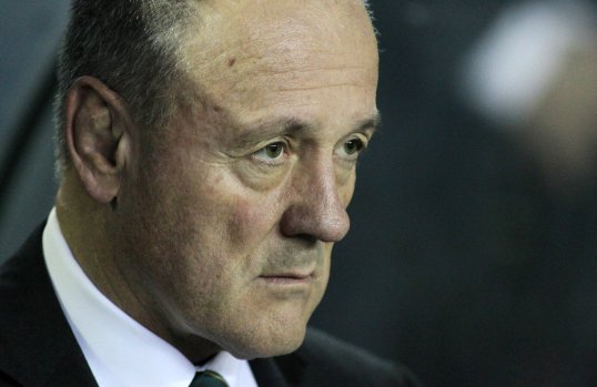 Australia head coach Tim Sheens has emerged as one of the favourites to replace Phil Veivers as the boss of Salford City Reds.