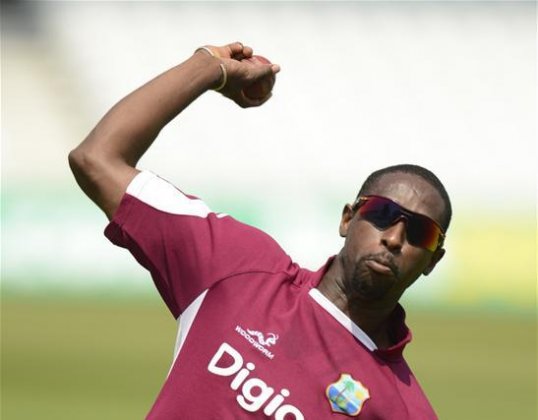 West Indies spinner Shane Shillingford claimed five wickets as he ripped through the Zimbabwe order to put the Windies on top at stumps on day one of the second Test in Roseau.