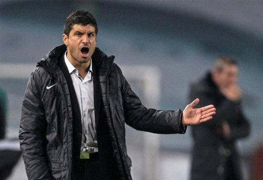 Inter Milan president Massimo Moratti has approached Atlético Madrid coach Diego Simeone with a view to taking over at the San Siro next season, according to reports in Italy.