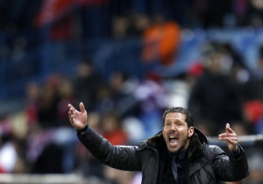 Diego Simeone has signed a new four-year contract at Atlético Madrid.