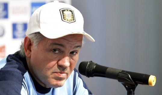 Alejandro Sabella has hailed his Argentina players for overcoming the effects of high altitude to rescue a 1-1 draw in Bolivia in World Cup 2014 qualifying on Tuesday.