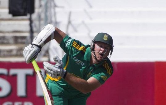 South Africa batsmen Graeme Smith is set to miss the deciding one-day international with Pakistan in Benoni on Sunday because of an ankle injury.