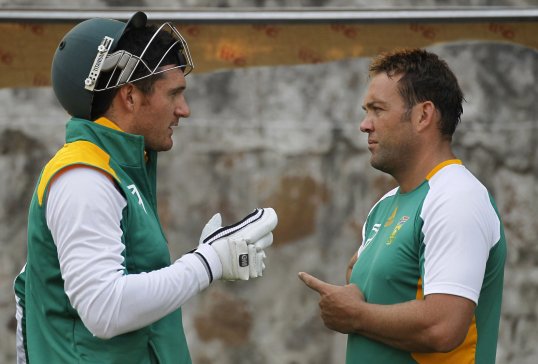 Australia captain Graeme Smith is optimistic all-rounder Jacques Kalllis can make an impact in the third Test against Australia despite not being able to bowl.
