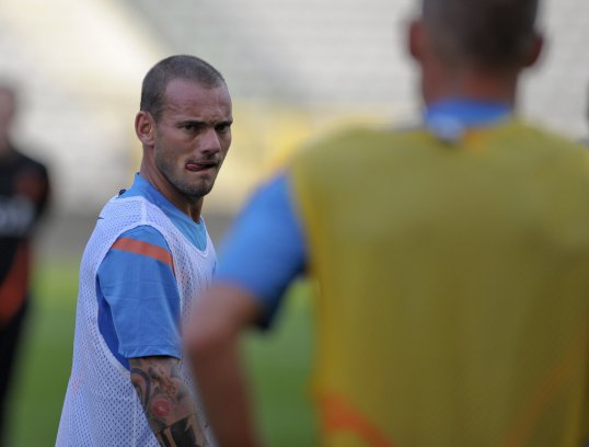 Inter Milan midfielder is apparently not keen on a move to Galatasaray and would prefer a transfer to one of the top Premier League teams.