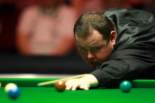 Stephen Lee has been suspended by the snooker authority over suspicious betting patterns during his Premier League match with John Higgins.