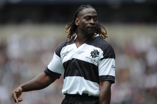 Former England wing Paul Sackey has announced he will leave Stade Français at the end of the season and return to English domestic rugby