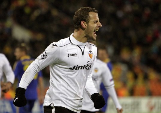 Valencia striker Roberto Soldado is expected to return to full training at the end of this week.