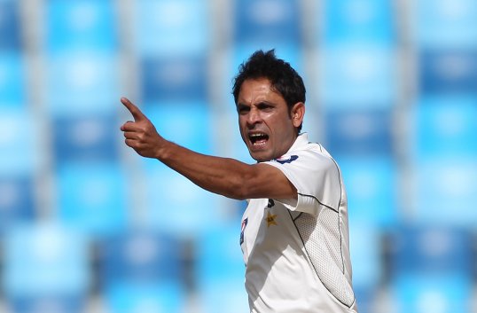 Somerset have re-signed Pakistan left-arm spinner Abdur Rehman as their overseas player in the latter part of the 2013 season.