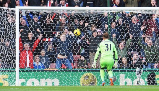 Stoke City goalkeeper Asmir Begovic has mixed feelings over his goal on Saturday against Southampton showing sympathy to opposite number Artur Boruc.