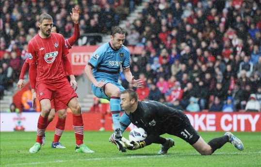 Southampton entertain West Ham at St Mary's Stadium on Sunday afternoon in a Premier League encounter both sides could do with winning.