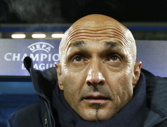 Zenit St Petersburg manager Luciano Spalletti has condemned the supporters group who called for black and gay players to be banned from the side.