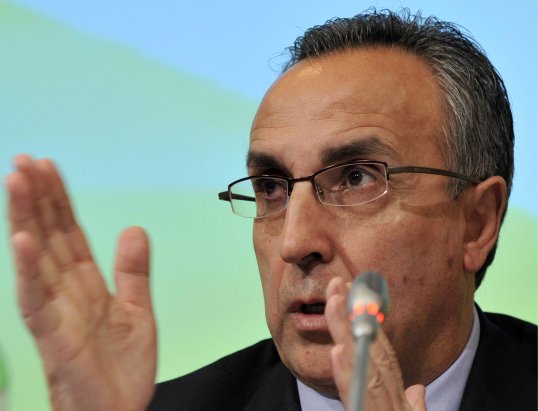 Spanish sport could face problems unless more private sponsors can be found to fill gaps caused by cuts in government funding, the Olympic committee has warned.