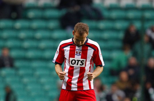 Dundee’s draw with Aberdeen was not enough to keep them from SPL relegation. Meanwhile, Kilmarnock and Hibernian’s match at Rugby Park was abandoned after a fan collapsed at the side of the pitch.