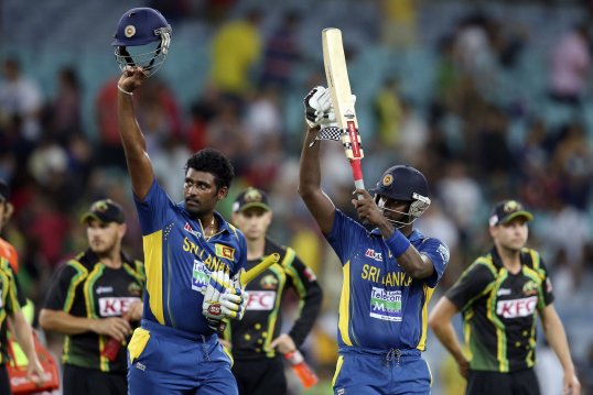 Sri Lanka’s senior squad have settled a pay dispute with the Sri Lanka Cricket board and signed new central contacts.