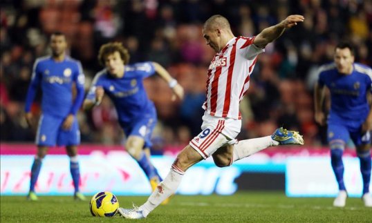 Stoke City have brought Jon Walters back into the starting eleven for today's game against Chelsea at the Brittania Stadium.