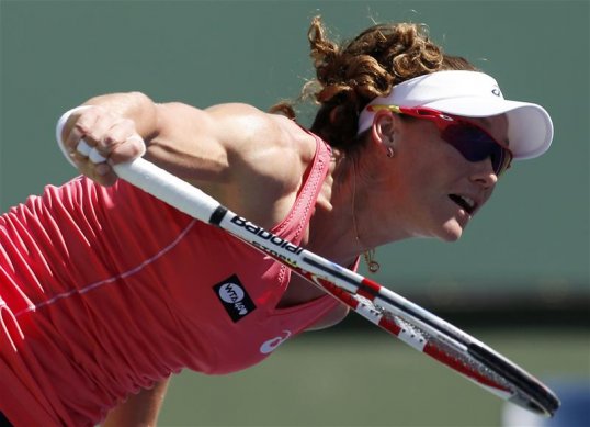 Seventh-seeded Samantha Stosur was forced to withdraw from her quarter-final clash with Angelique Kerber at Indian Wells with a thigh injury.