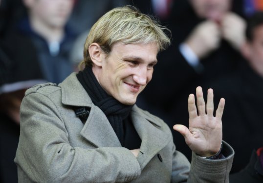 Ex-Liverpool defender Jamie Carragher has admitted he never believed his former team-mate Sami Hyypia would become a manager.