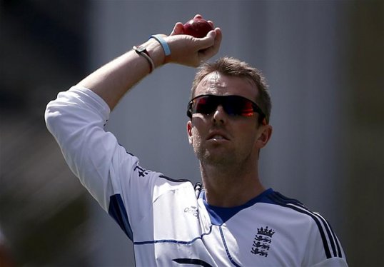 England bowlers Graeme Swann and Tim Bresnan have been recalled to the Test for the forthcoming series against New Zealand after recovering from injuries.