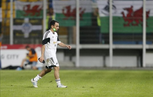 Swansea City advanced to the Europa League group stages with an aggregate victory over Romanian side Petrolul Ploiesti on Thursday.