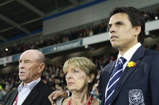 Gary Speed's father has urged Wales fans to get behind manager Chris Coleman ahead of this week’s World Cup qualifiers against Scotland and Croatia.