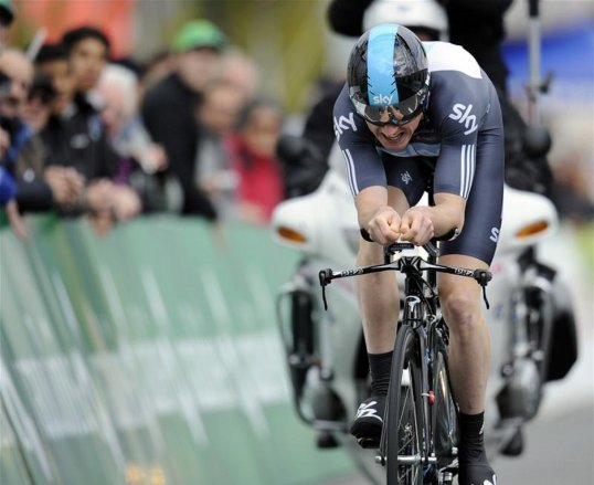 Olympic track champion Geraint Thomas has been named as Sky's lead rider in Sunday's Tour of Flanders.