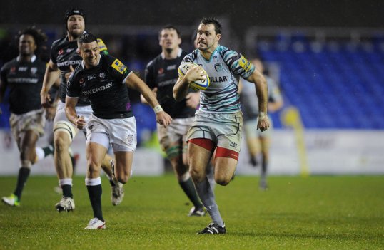 Leicester Tigers back Niall Morris has agreed a new contract with the Premiership club.