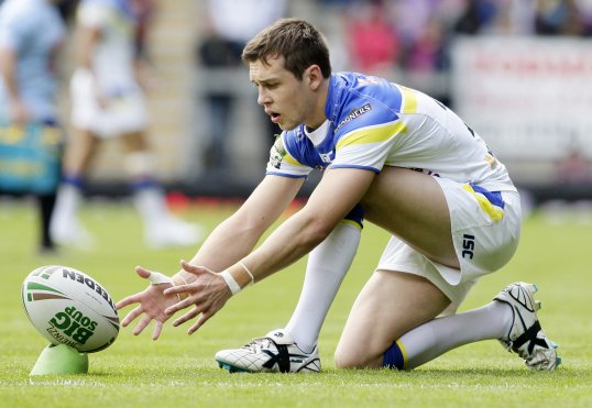 Castleford Tigers have signed Warrington Wolves half-back Gareth O'Brien on a one-month loan